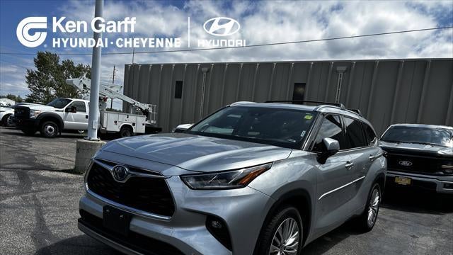 Preowned 2023 Toyota Highlander Hybrid Platinum for Sale