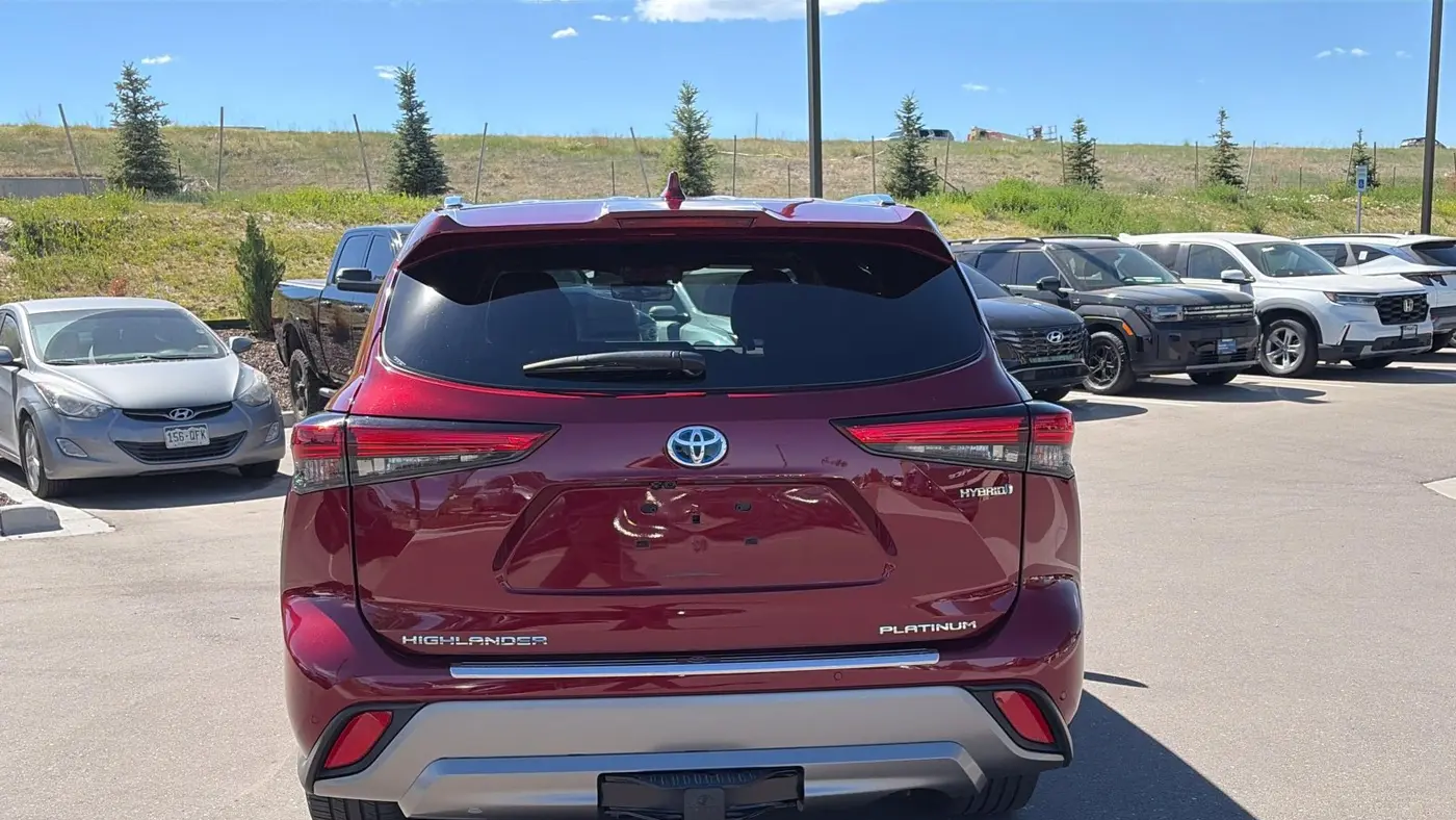 2021 Toyota Highlander Hybrid Platinum