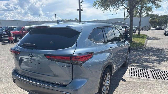 2021 Toyota Highlander Hybrid Platinum