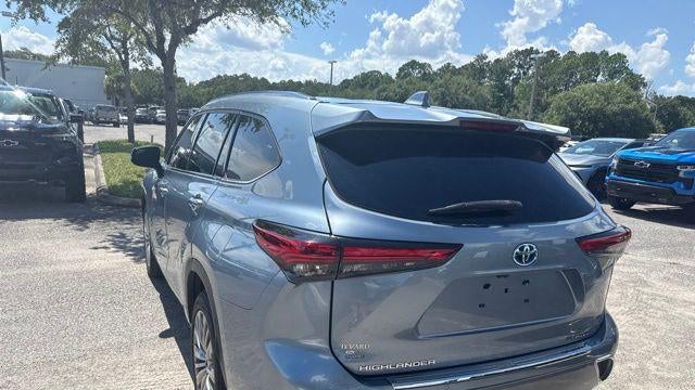 2021 Toyota Highlander Hybrid Platinum
