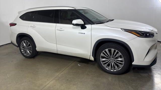 2020 Toyota Highlander Hybrid Platinum