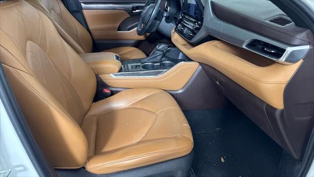 2020 Toyota Highlander Hybrid Platinum