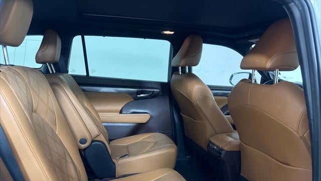 2020 Toyota Highlander Hybrid Platinum