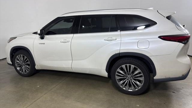 2020 Toyota Highlander Hybrid Platinum