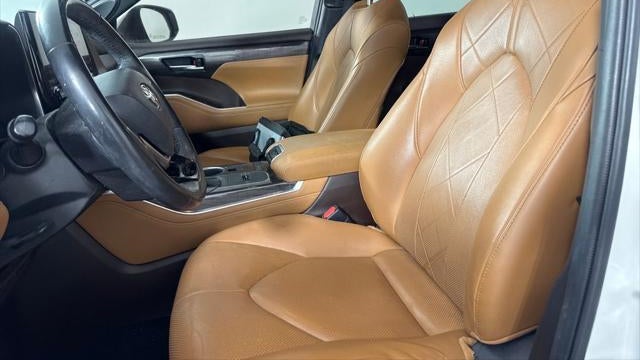 2020 Toyota Highlander Hybrid Platinum