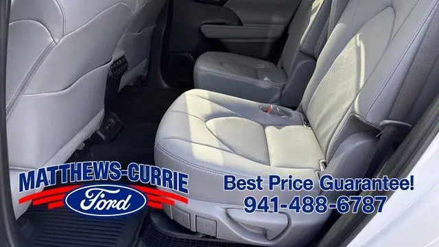 2021 Toyota Highlander Hybrid Platinum