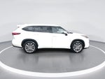 2023 Highlander Hybrid Thumbnail 9