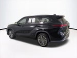 2021 Highlander Thumbnail 7