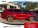 2020 Highlander Thumbnail 2