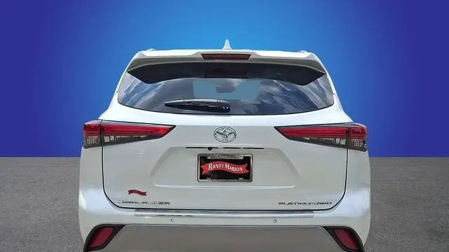 2022 Toyota Highlander Platinum