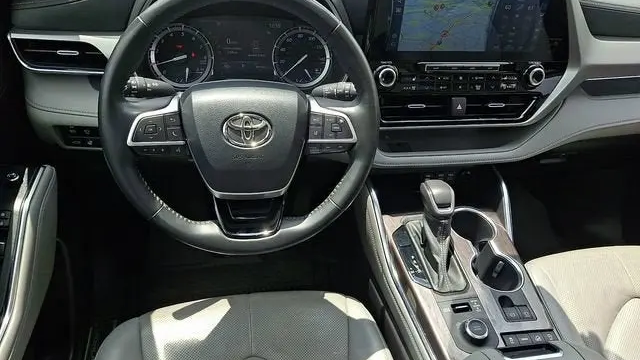 2022 Toyota Highlander Platinum