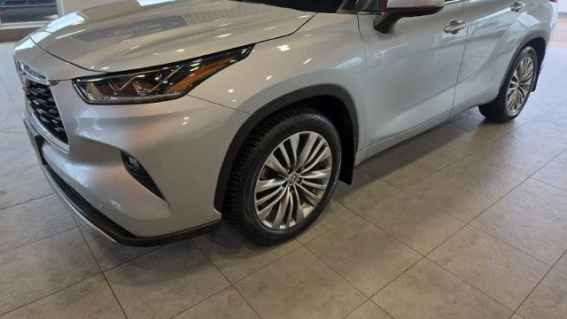 Preowned 2020 Toyota Highlander Platinum for Sale