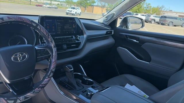 2021 Toyota Highlander Platinum