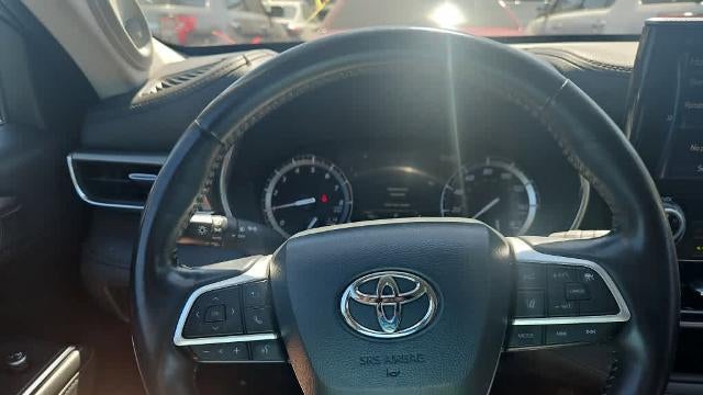 2022 Toyota Highlander Platinum