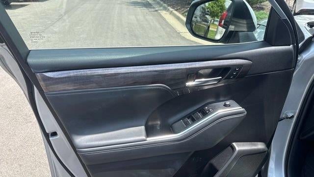 2022 Toyota Highlander Platinum