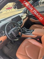 2020 Highlander Thumbnail 21