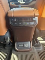 2020 Highlander Thumbnail 11