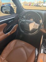 2020 Highlander Thumbnail 15