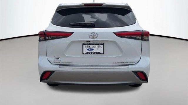 2022 Toyota Highlander Platinum