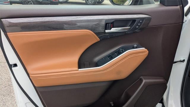 2022 Toyota Highlander Platinum