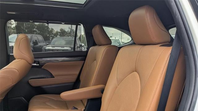 2022 Toyota Highlander Platinum