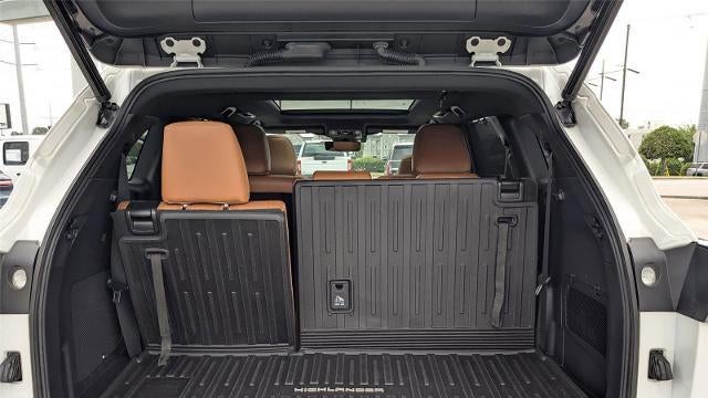 2022 Toyota Highlander Platinum
