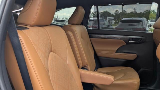 2022 Toyota Highlander Platinum