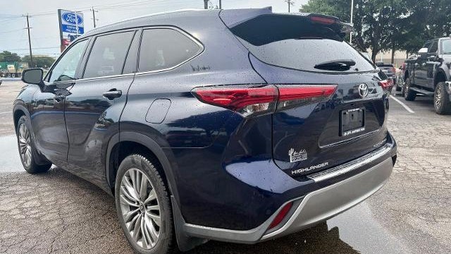 2021 Toyota Highlander Platinum