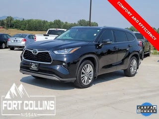 2022 Toyota Highlander with Midnight Black Metallic Exterior