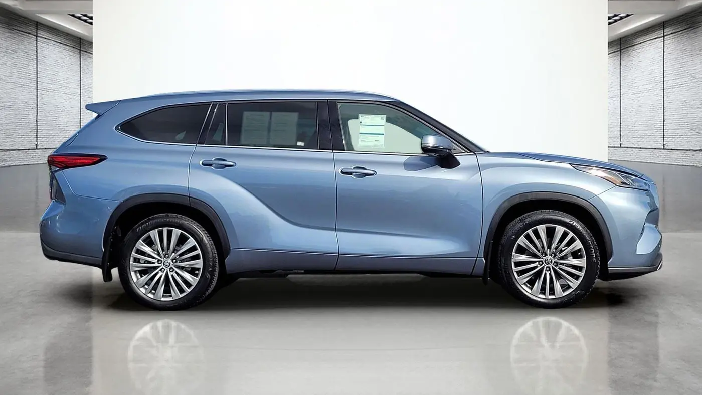 2022 Toyota Highlander Platinum