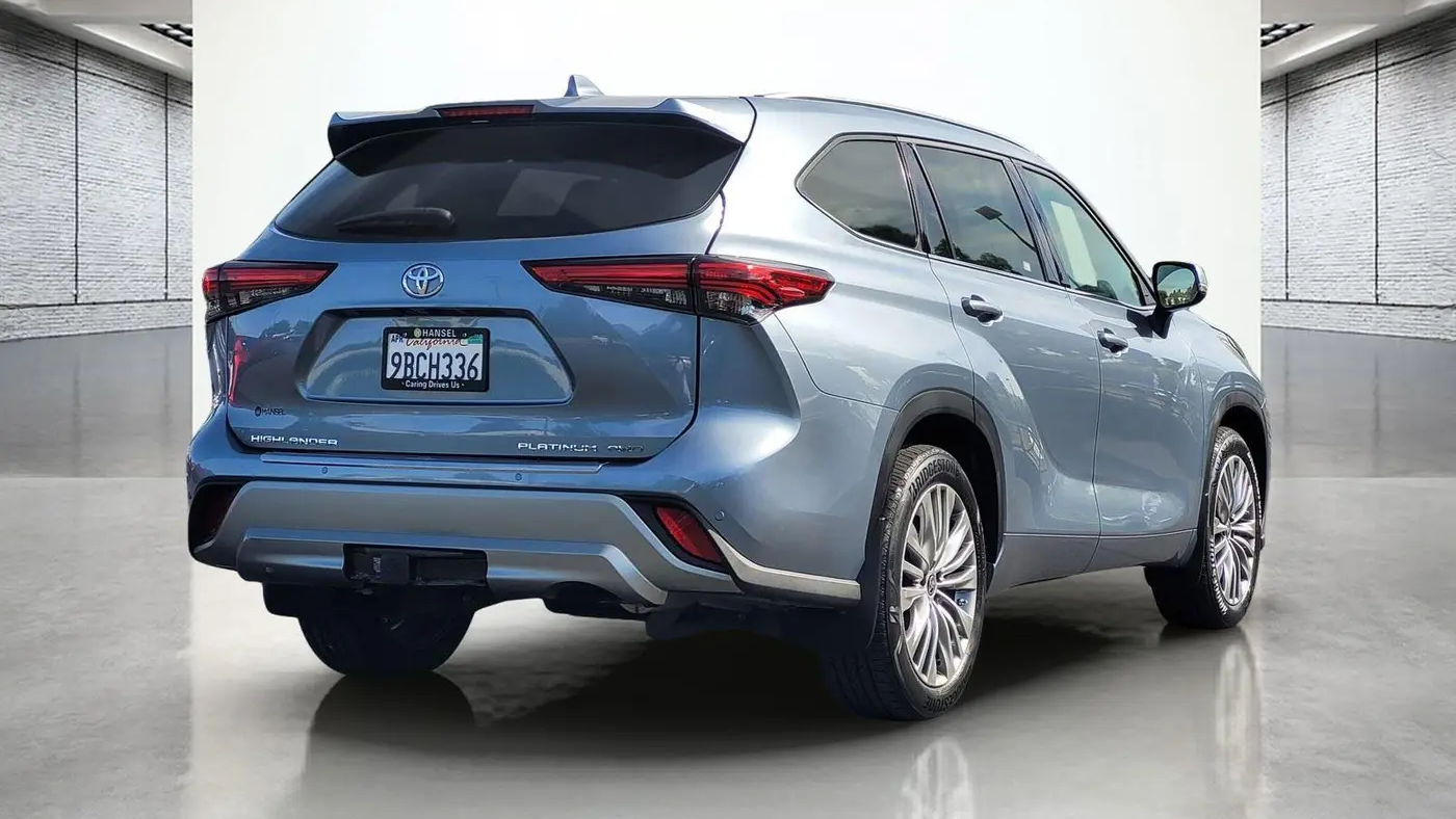 2022 Toyota Highlander Platinum