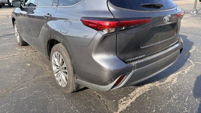 2022 Toyota Highlander Platinum