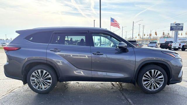 2022 Toyota Highlander Platinum