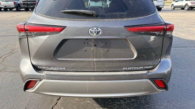 2022 Toyota Highlander Platinum