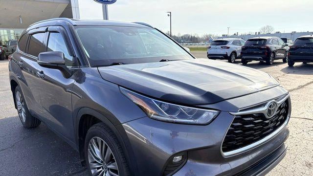 2022 Toyota Highlander Platinum