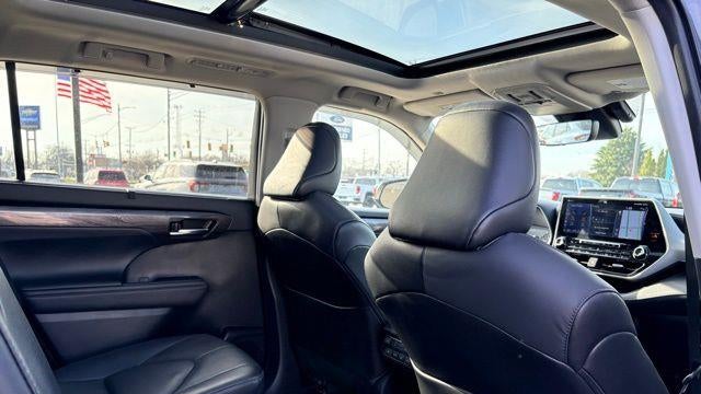 2022 Toyota Highlander Platinum