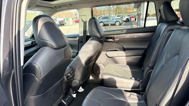 2022 Toyota Highlander Platinum