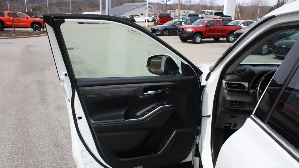 2022 Toyota Highlander Platinum