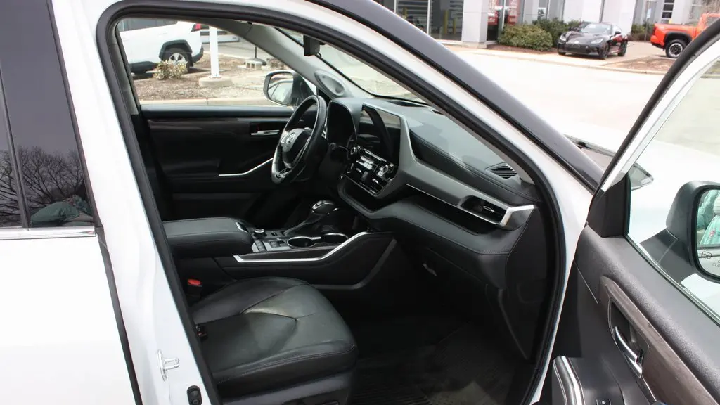2022 Toyota Highlander Platinum