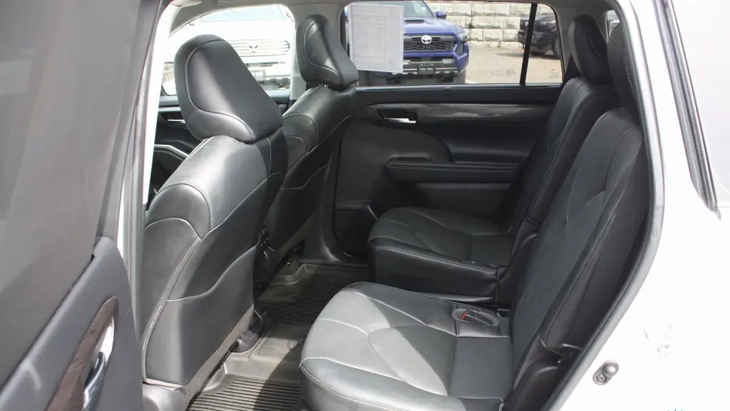 2022 Toyota Highlander Platinum