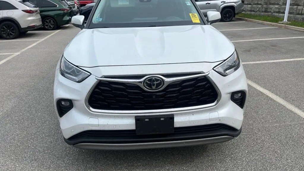 2022 Toyota Highlander Platinum