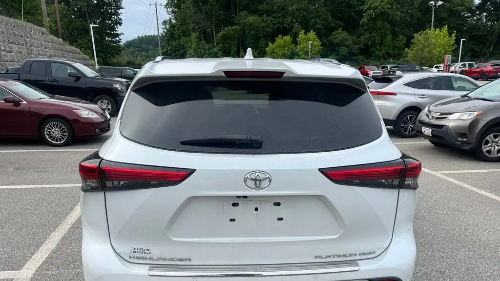 2022 Toyota Highlander Platinum