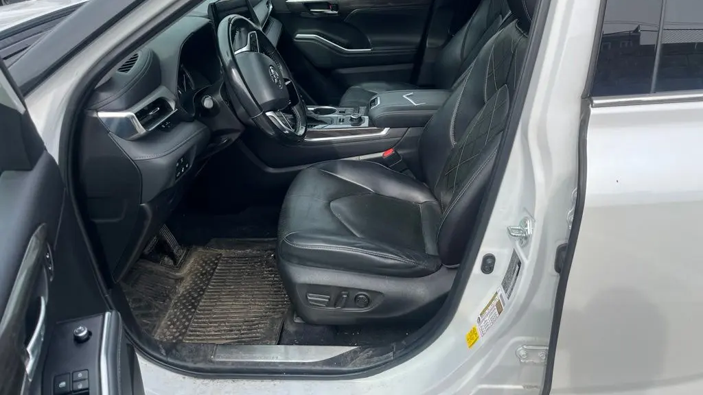 2022 Toyota Highlander Platinum