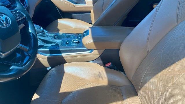 2021 Toyota Highlander Platinum