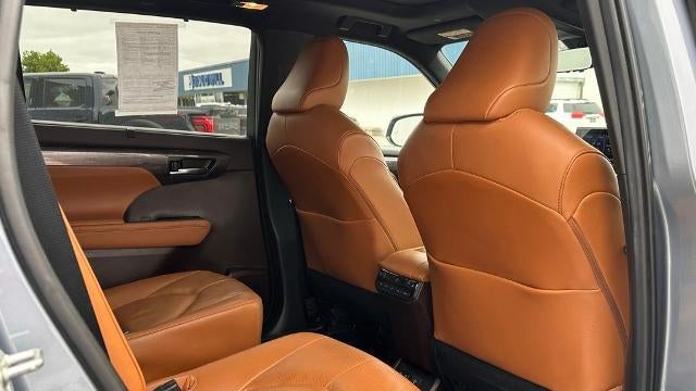 2021 Toyota Highlander Platinum