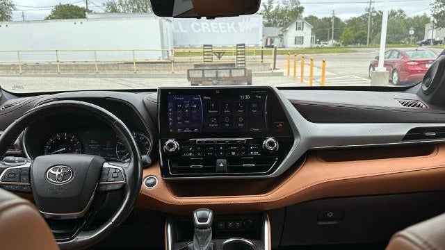 2021 Toyota Highlander Platinum