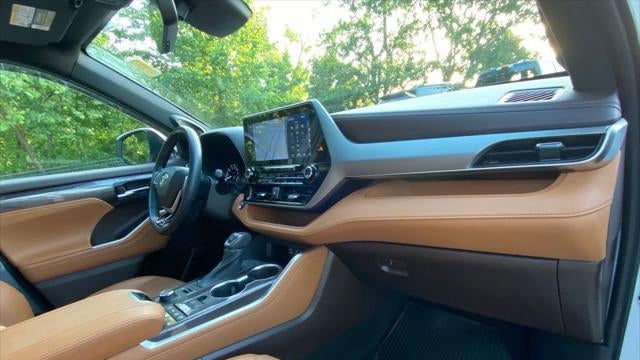 2022 Toyota Highlander Platinum