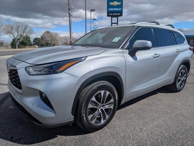 2022 Toyota Highlander Hybrid XLE 4DR SUV