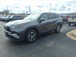 2022 Highlander Hybrid Thumbnail 3