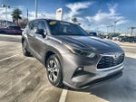 2022 Highlander Hybrid Thumbnail 3